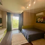 First Line Lozenez Anron Apartment *