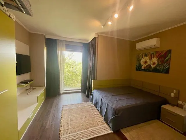 First Line Lozenez Anron Апартамент *