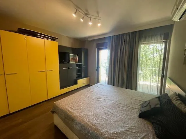 Apartament First Line Lozenez Anron