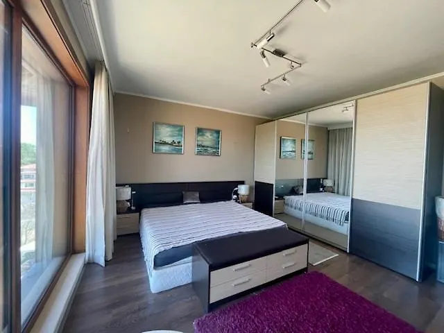 Apartament First Line Lozenez Anron *