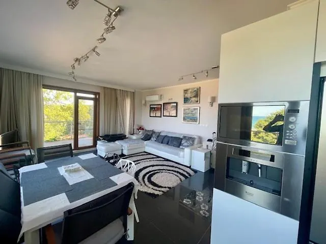 First Line Lozenez Anron Lozeneț