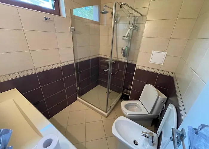 First Line Lozenez Anron Lozeneț